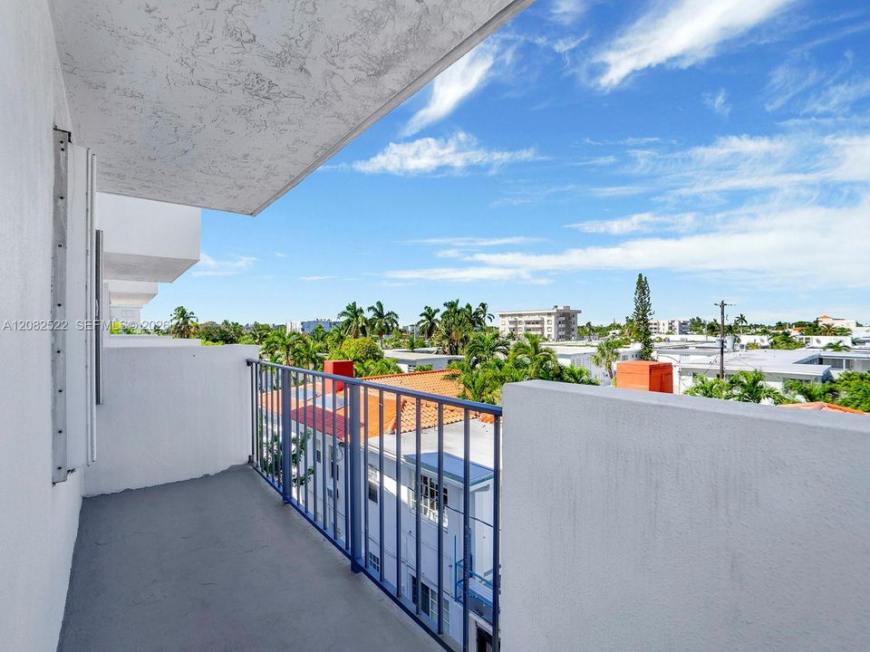 For Rent: $3,200 (2 beds, 2 baths, 1056 Square Feet)
