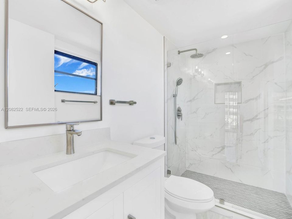 For Rent: $3,200 (2 beds, 2 baths, 1056 Square Feet)