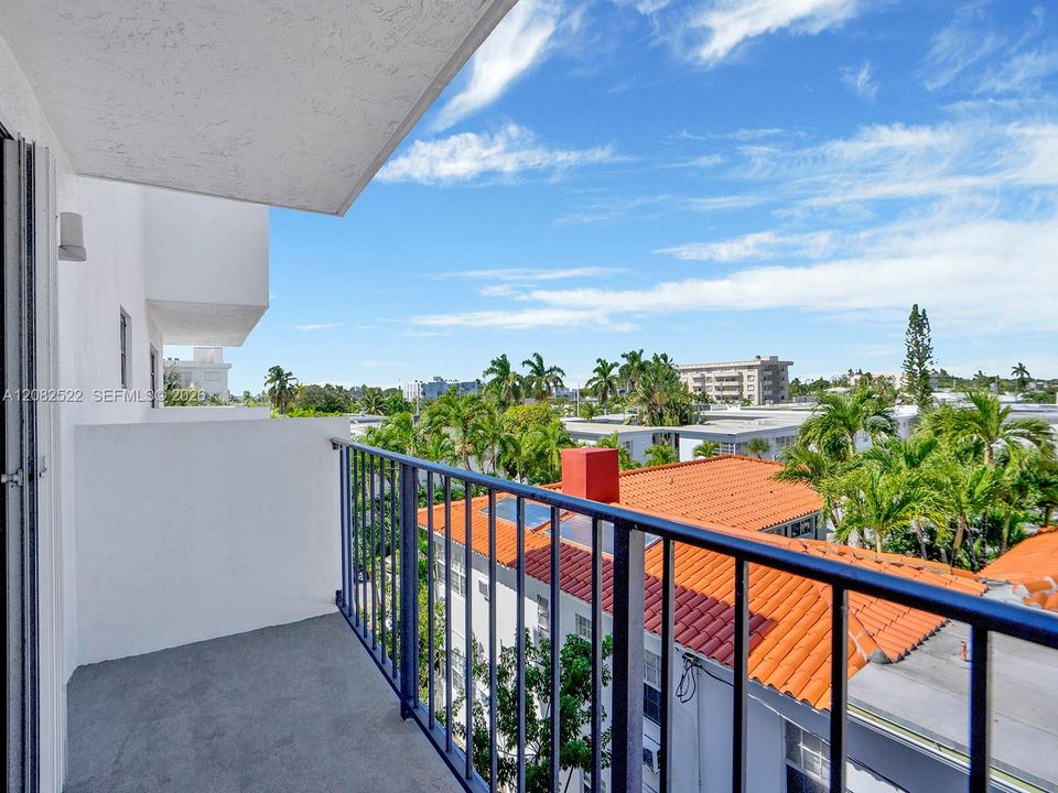 For Rent: $3,200 (2 beds, 2 baths, 1056 Square Feet)
