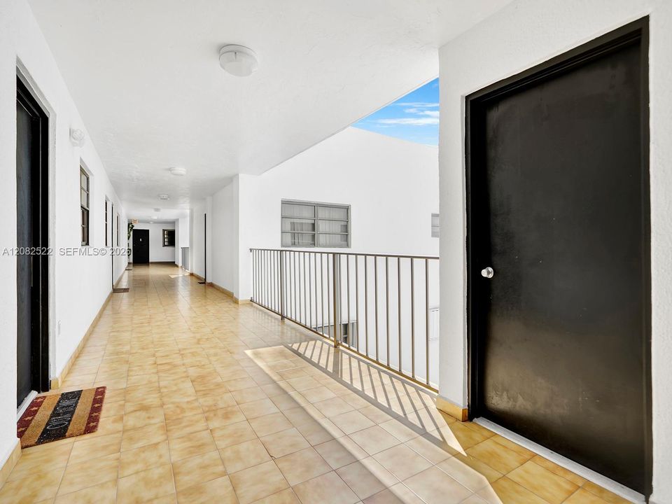 For Rent: $3,200 (2 beds, 2 baths, 1056 Square Feet)