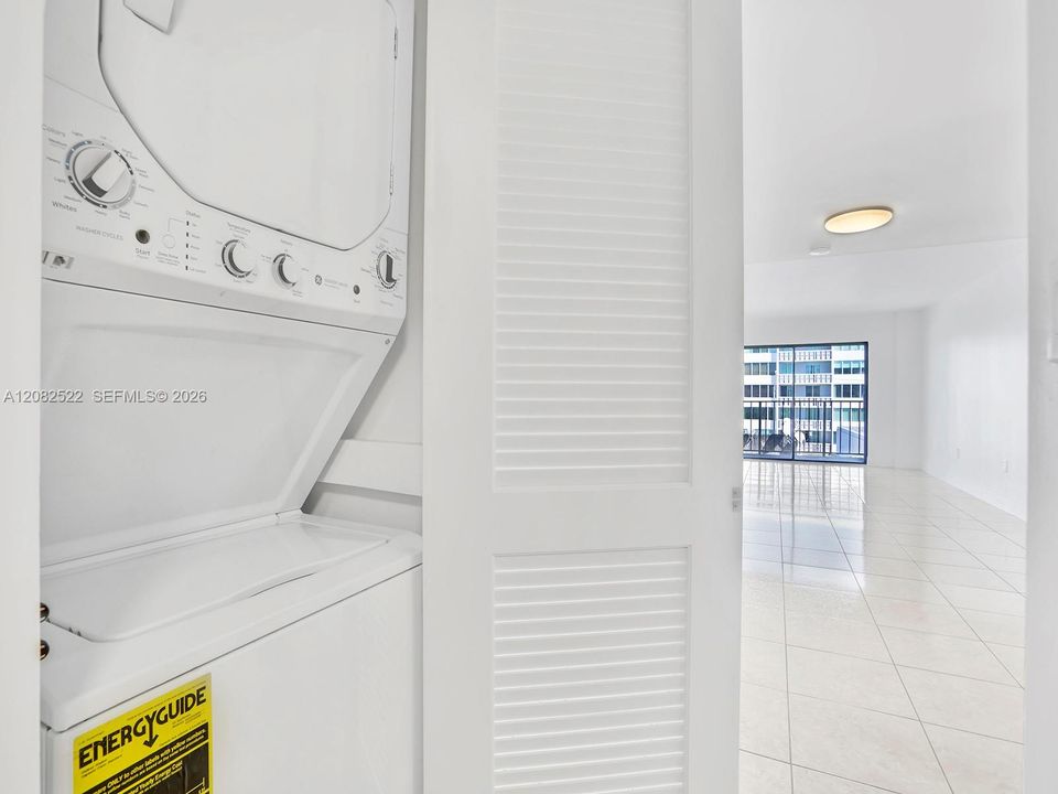 For Rent: $3,200 (2 beds, 2 baths, 1056 Square Feet)