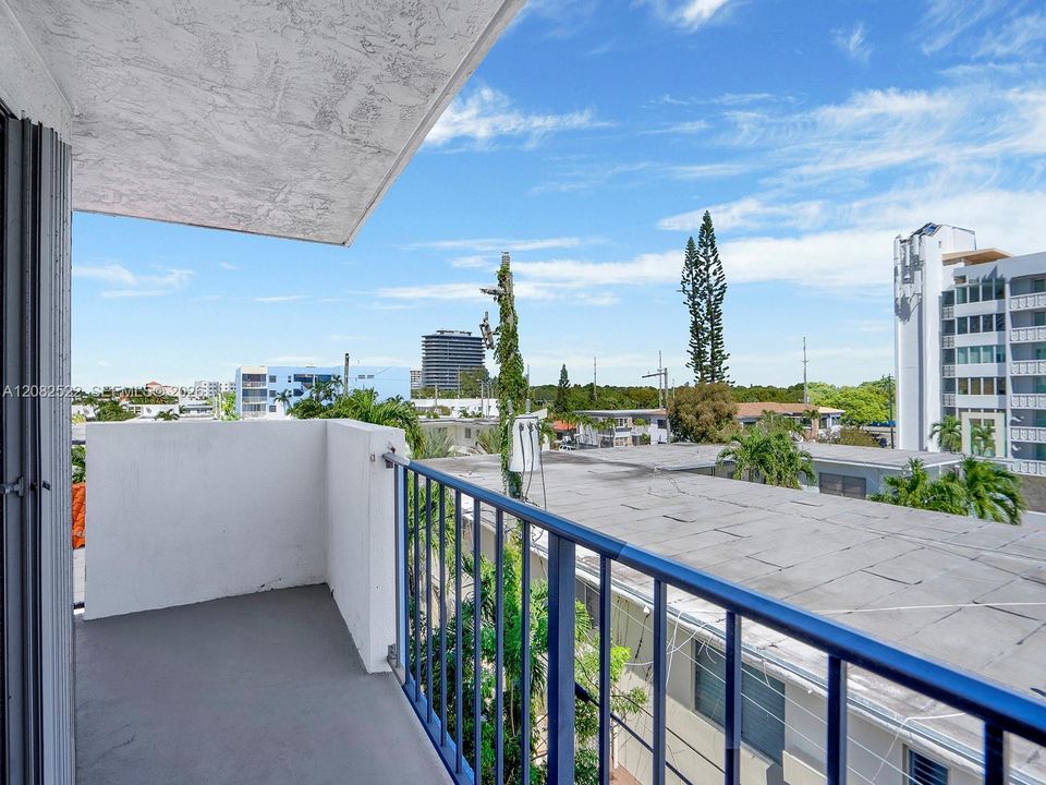 For Rent: $3,200 (2 beds, 2 baths, 1056 Square Feet)