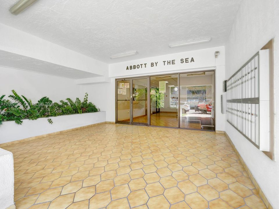 For Rent: $3,200 (2 beds, 2 baths, 1056 Square Feet)