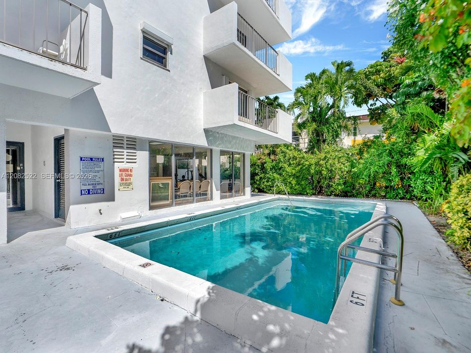 For Rent: $3,200 (2 beds, 2 baths, 1056 Square Feet)