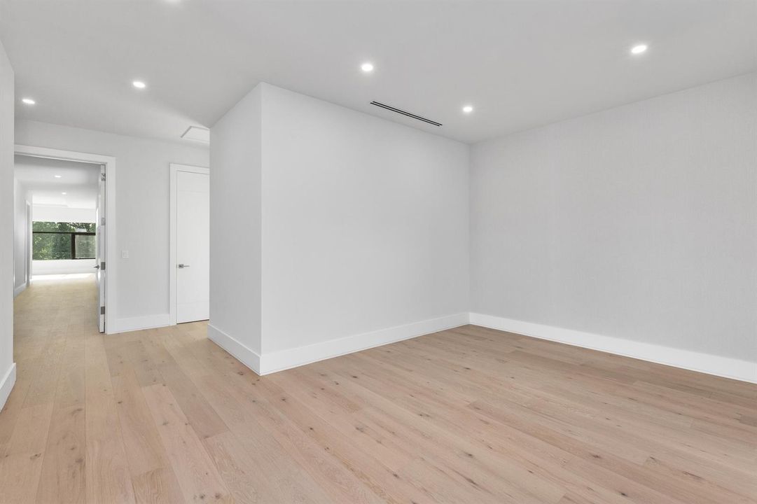 Den Upper 1
