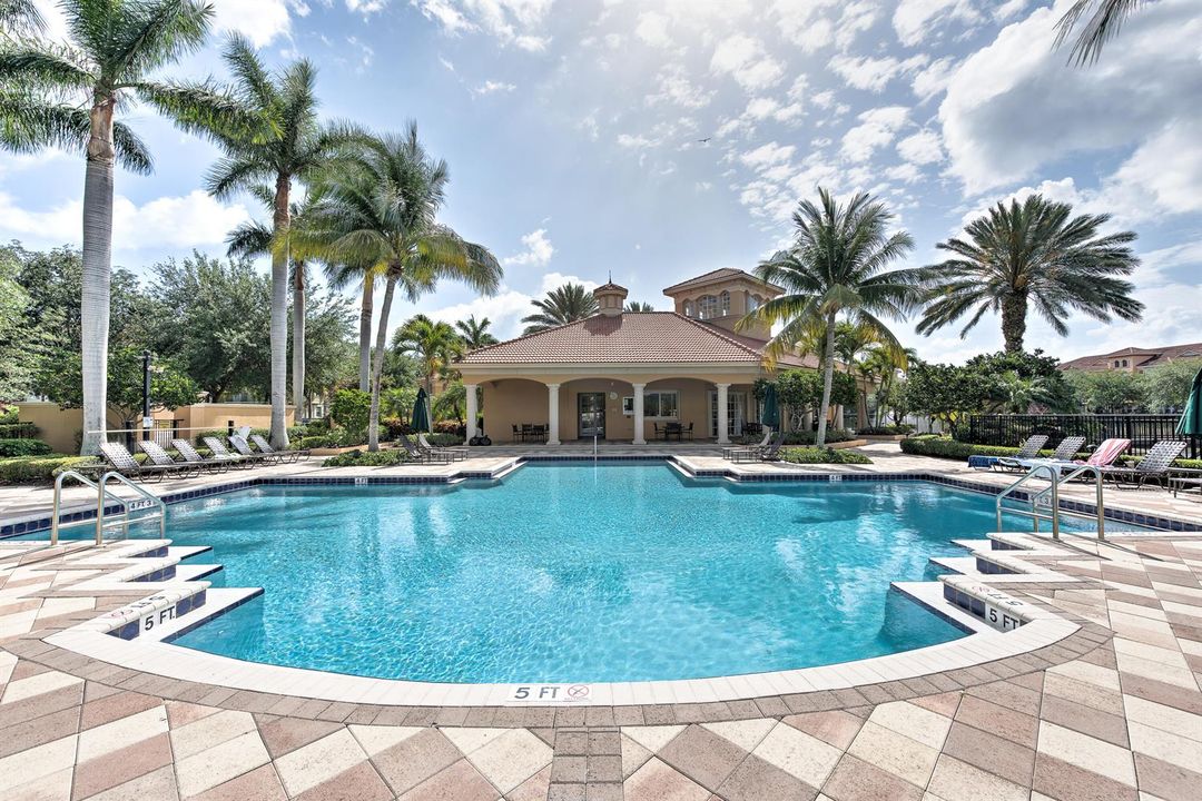 HO Pool Deck