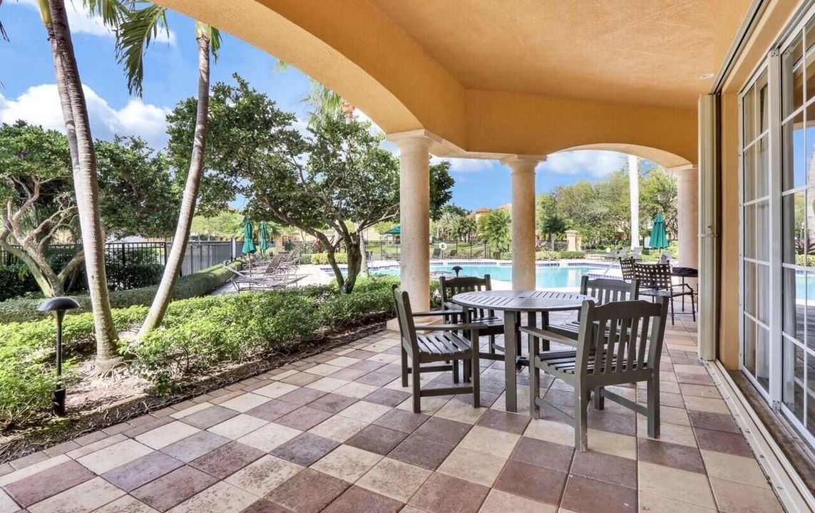 HO Pool Deck