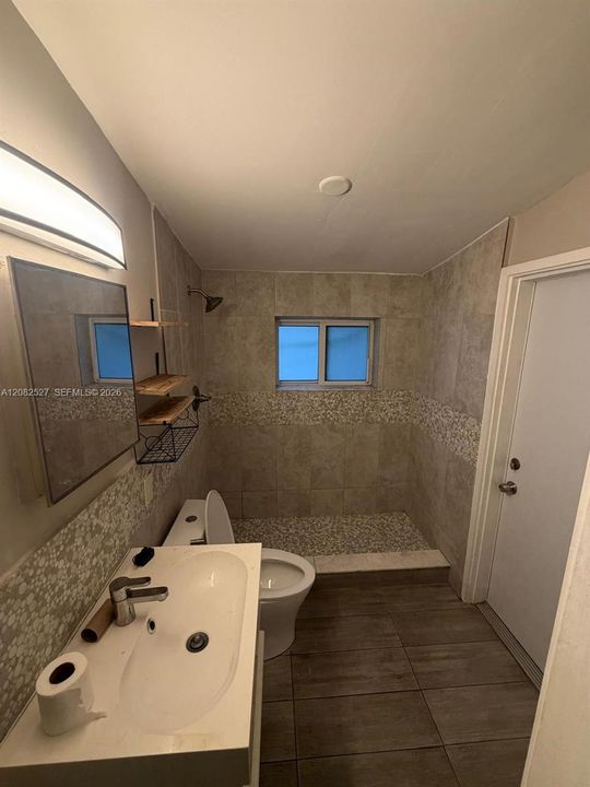 En Renta: $1,750 (1 camas, 1 baños, 2326 Pies cuadrados)