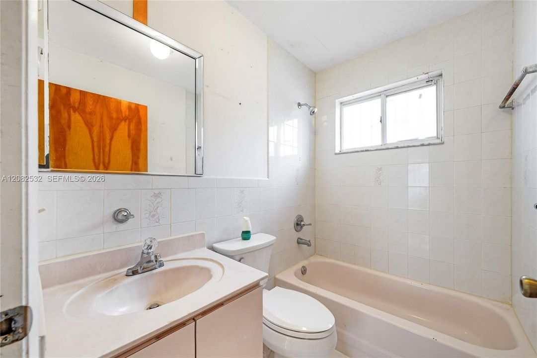 En Venta: $505,000 (3 camas, 2 baños, 1235 Pies cuadrados)