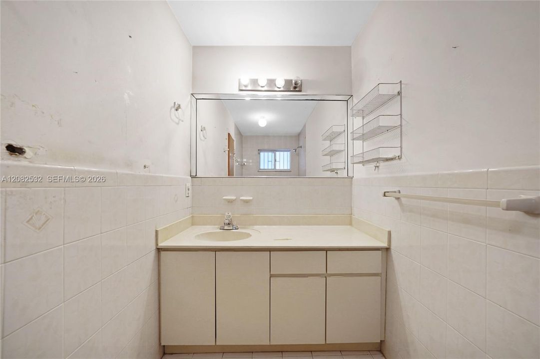 En Venta: $505,000 (3 camas, 2 baños, 1235 Pies cuadrados)