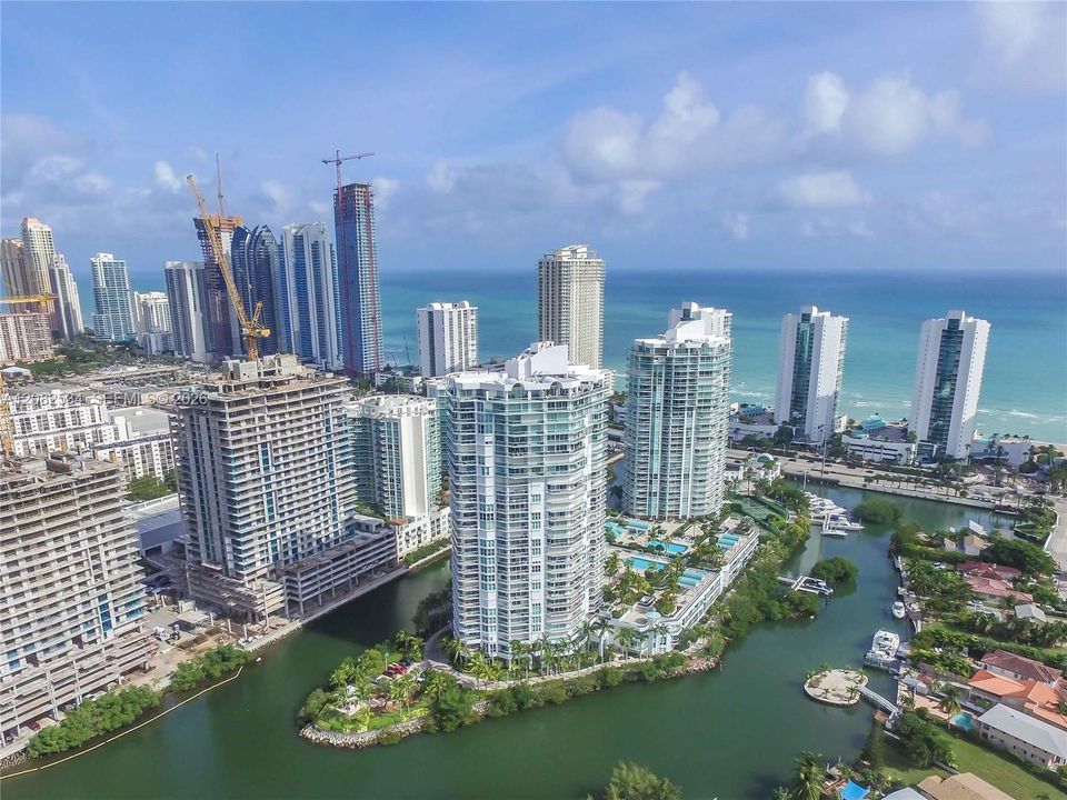For Rent: $5,500 (2 beds, 2 baths, 1786 Square Feet)