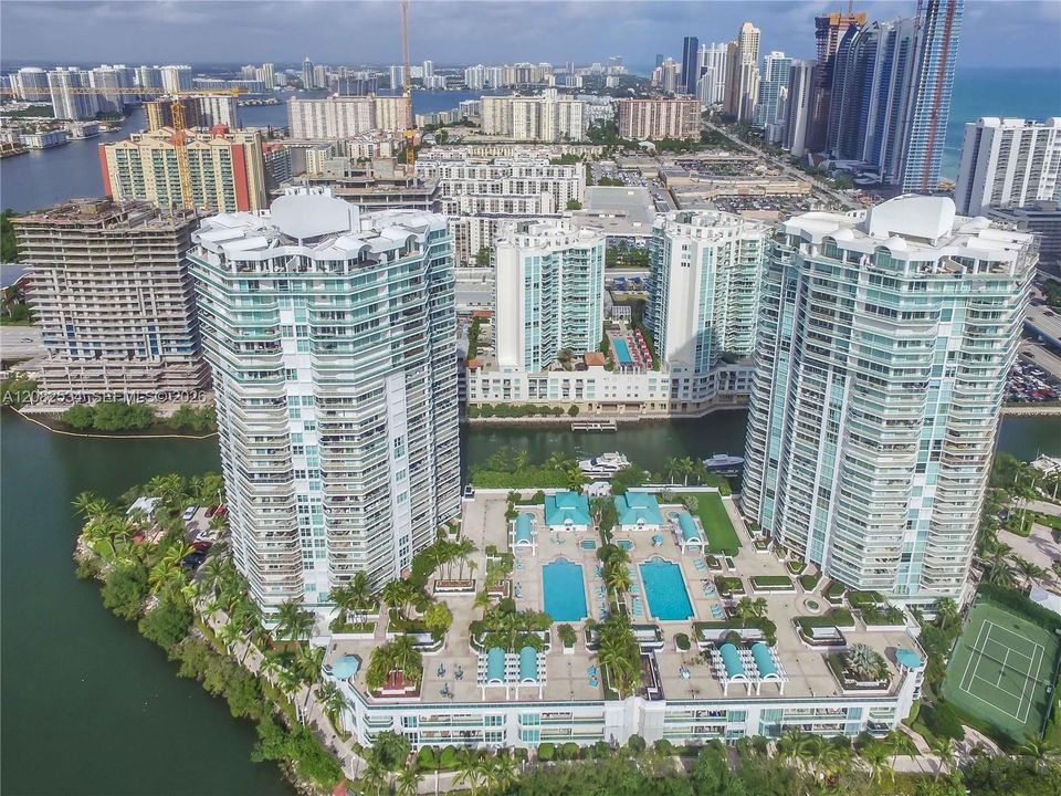 For Rent: $5,500 (2 beds, 2 baths, 1786 Square Feet)