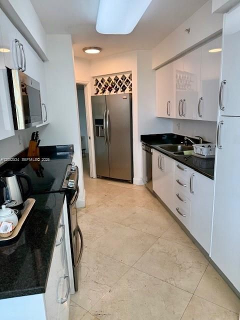 For Rent: $5,500 (2 beds, 2 baths, 1786 Square Feet)