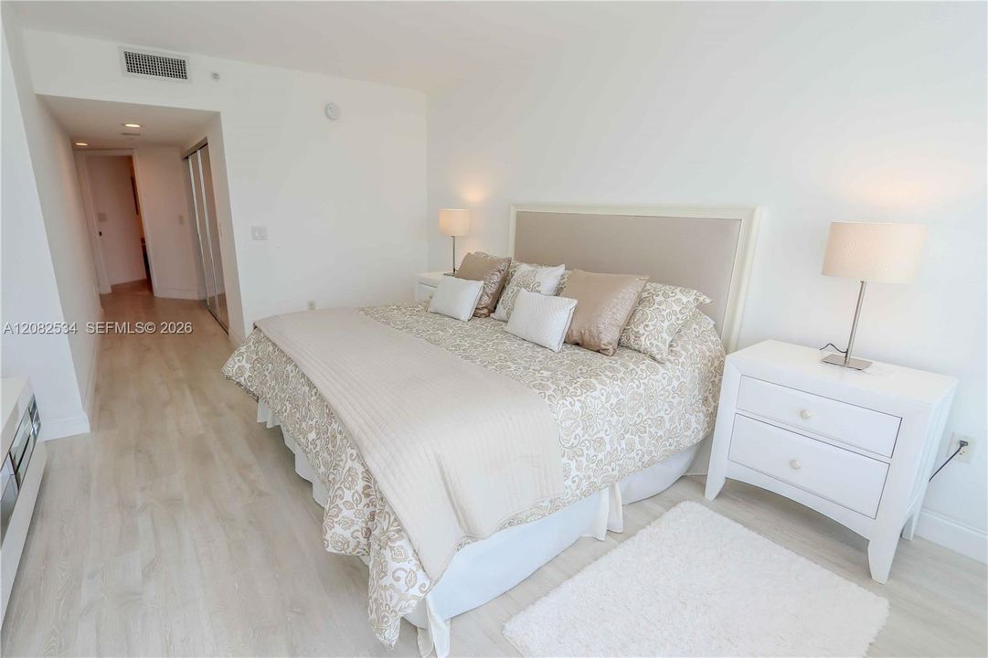 For Rent: $5,500 (2 beds, 2 baths, 1786 Square Feet)