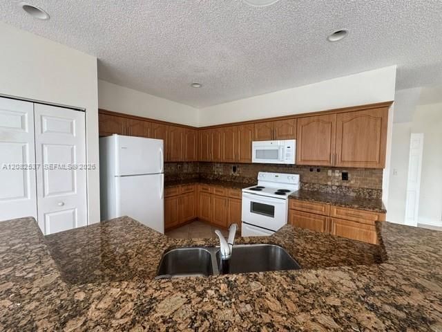 En Venta: $725,000 (4 camas, 2 baños, 2940 Pies cuadrados)