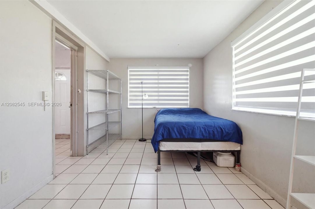 En Venta: $549,000 (3 camas, 2 baños, 1225 Pies cuadrados)