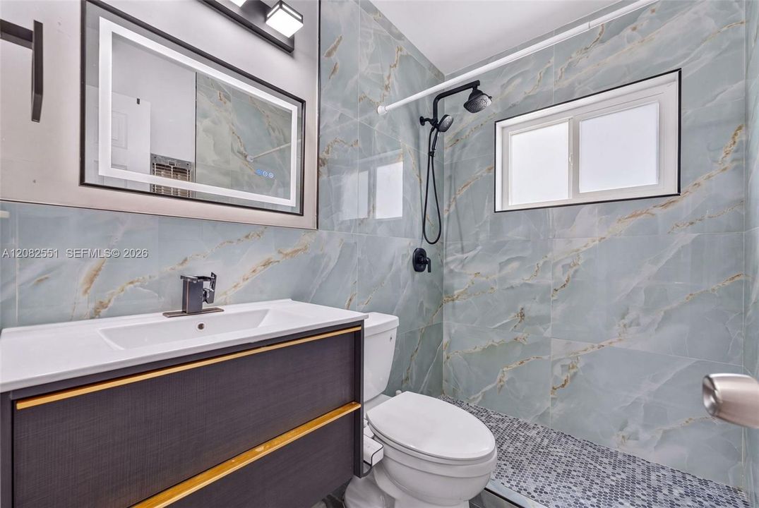 На продажу: $475,000 (3 спален, 1 ванн, 906 Квадратных фут)