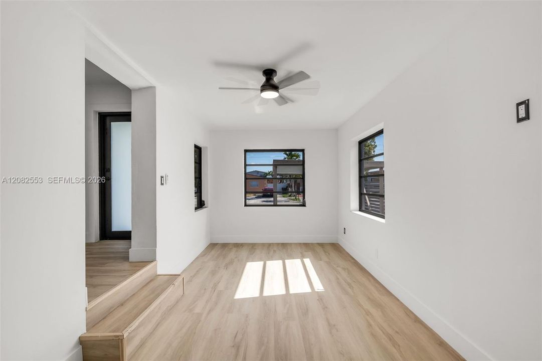 En Venta: $555,000 (3 camas, 2 baños, 0 Pies cuadrados)