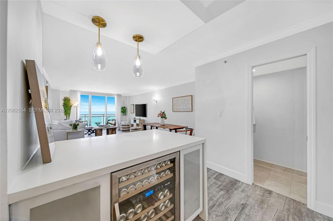 В аренду: $4,600 (2 спален, 1 ванн, 943 Квадратных фут)