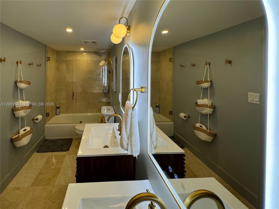 В аренду: $4,600 (2 спален, 1 ванн, 943 Квадратных фут)