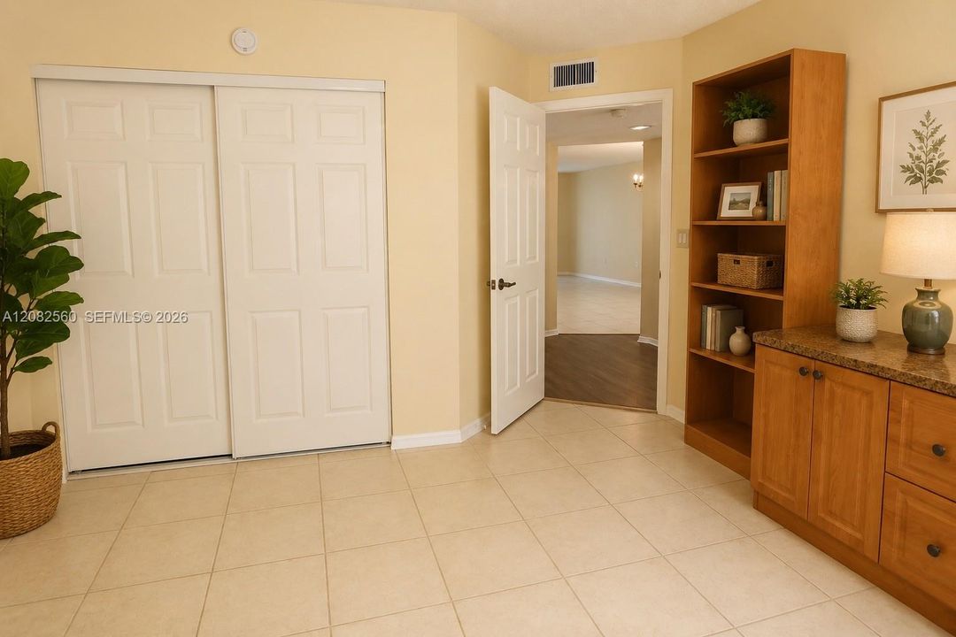 На продажу: $189,900 (2 спален, 2 ванн, 1215 Квадратных фут)