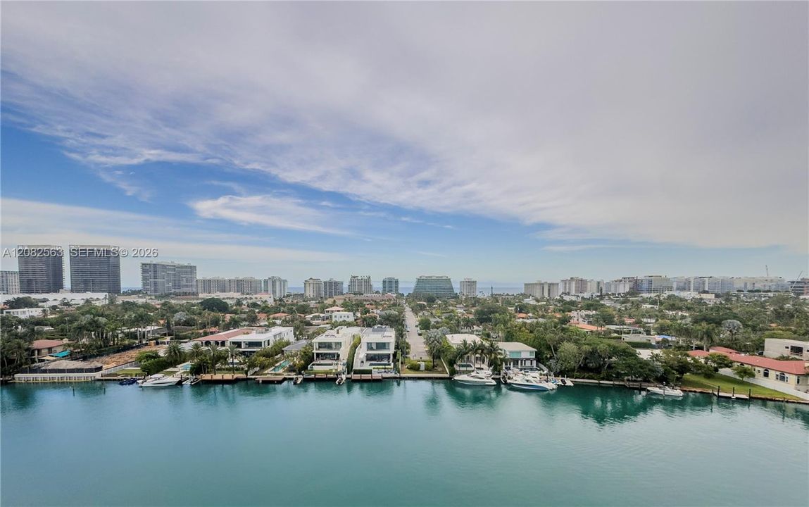 For Rent: $4,200 (2 beds, 2 baths, 1030 Square Feet)