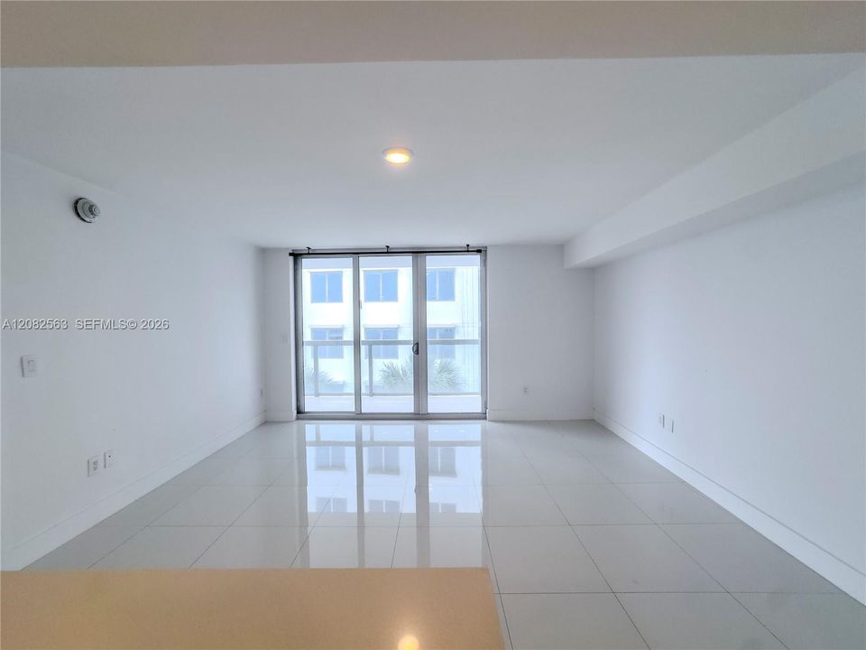 For Rent: $4,200 (2 beds, 2 baths, 1030 Square Feet)