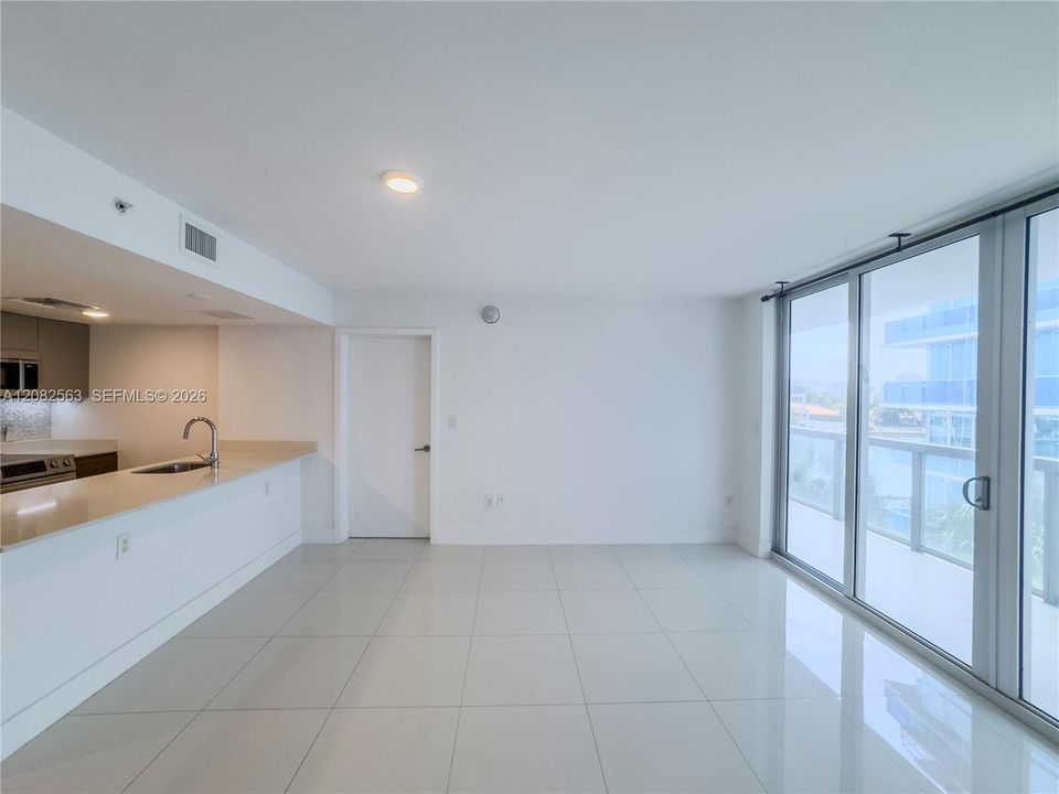 For Rent: $4,200 (2 beds, 2 baths, 1030 Square Feet)