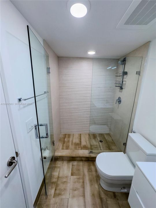 For Rent: $4,200 (2 beds, 2 baths, 1030 Square Feet)