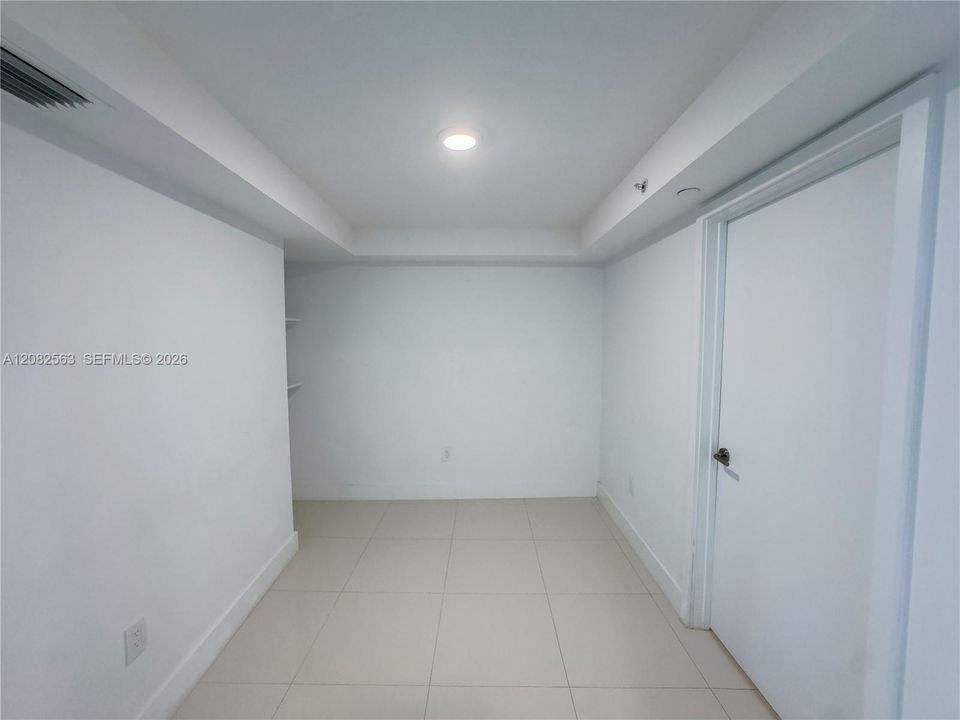 For Rent: $4,200 (2 beds, 2 baths, 1030 Square Feet)