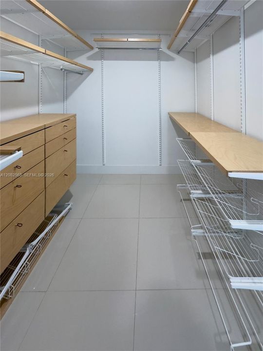 For Rent: $4,200 (2 beds, 2 baths, 1030 Square Feet)