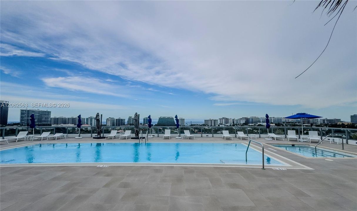 For Rent: $4,200 (2 beds, 2 baths, 1030 Square Feet)