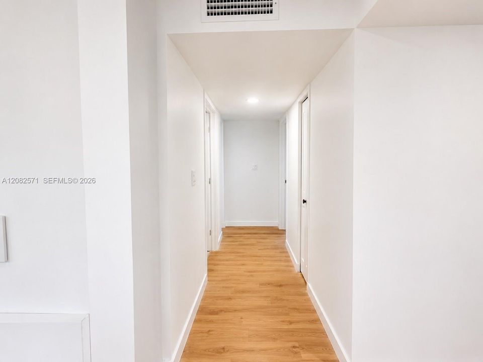 На продажу: $289,500 (2 спален, 2 ванн, 900 Квадратных фут)