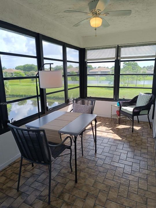 For Rent: $2,200 (2 beds, 2 baths, 1198 Square Feet)