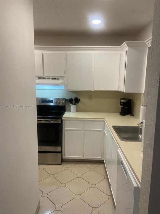For Rent: $2,200 (2 beds, 2 baths, 1198 Square Feet)