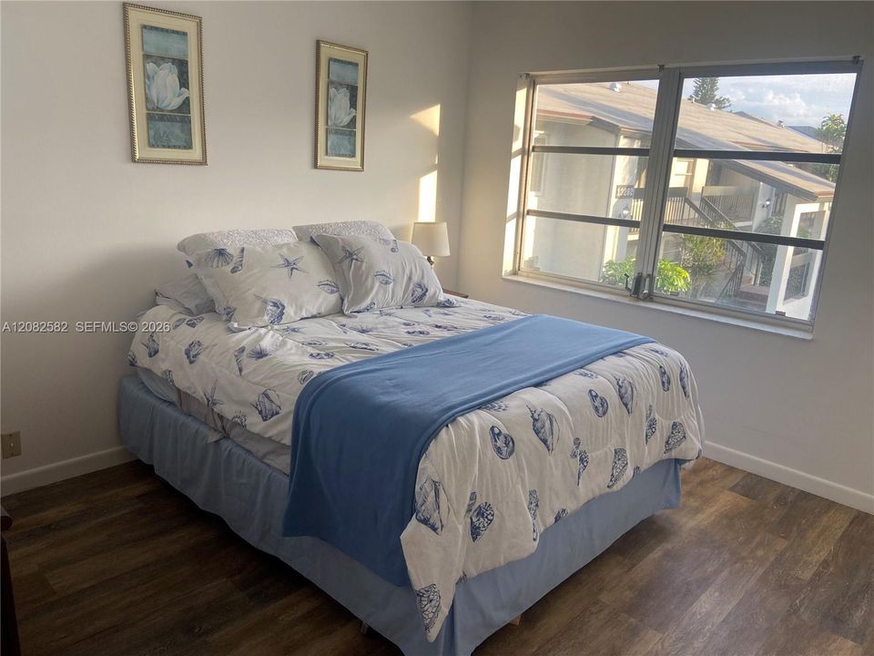 For Rent: $2,200 (2 beds, 2 baths, 1198 Square Feet)