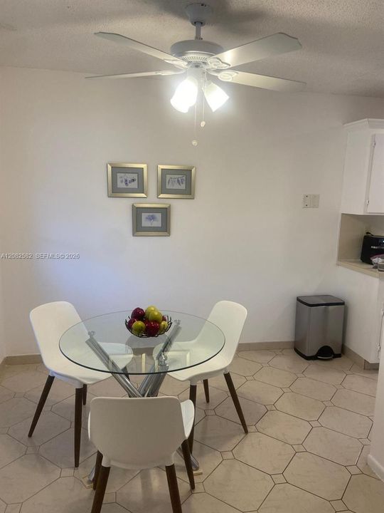 For Rent: $2,200 (2 beds, 2 baths, 1198 Square Feet)