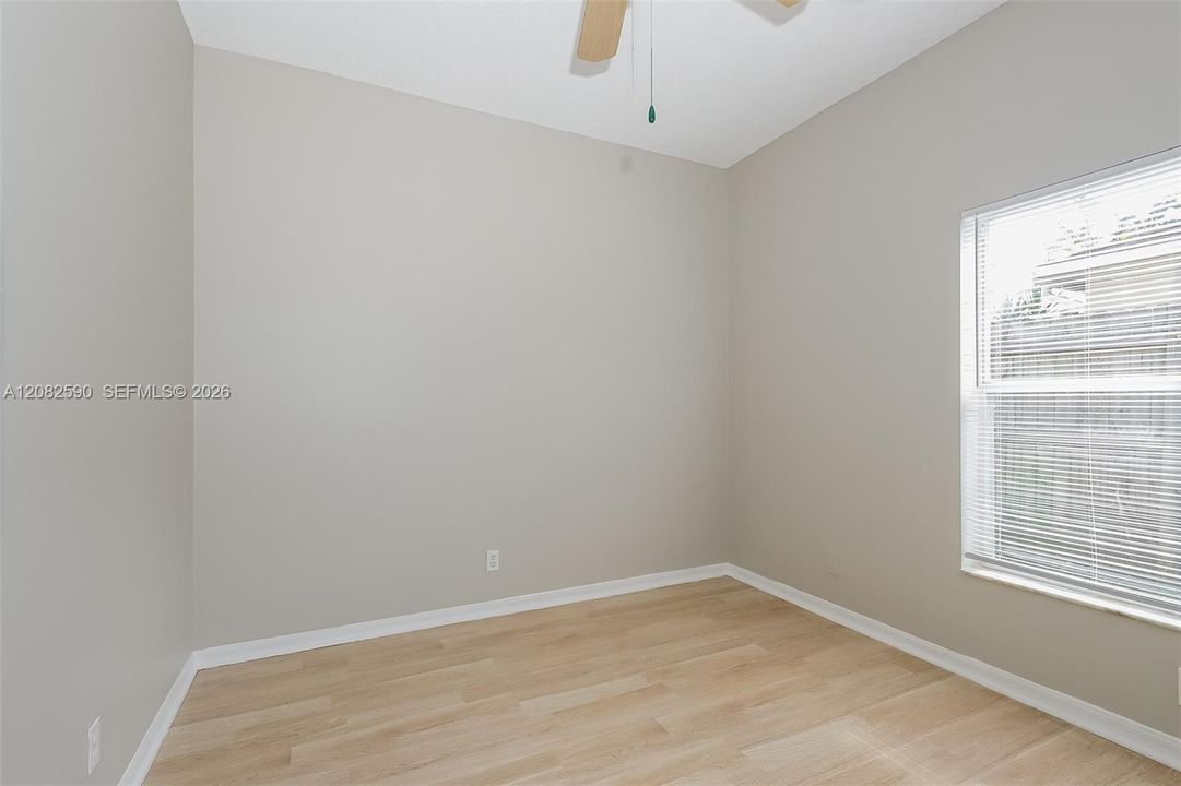 В аренду: $2,935 (3 спален, 2 ванн, 1400 Квадратных фут)