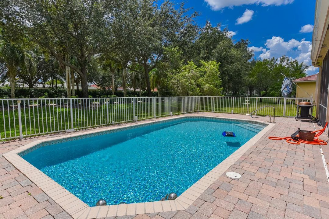 022-044-9570 Lantern Bay Cir-1498x1000