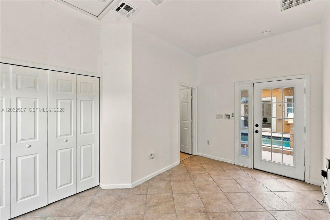 In-Law-Suite, Guest  Bedroom or Office