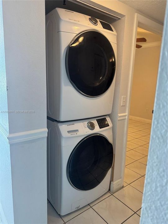En Venta: $350,000 (2 camas, 2 baños, 1150 Pies cuadrados)