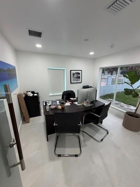 En Venta: $699,000 (1 camas, 1 baños, 1024 Pies cuadrados)