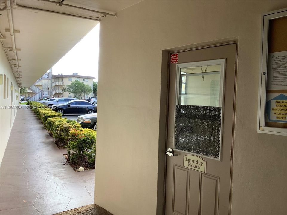 Laundry room (each floor)