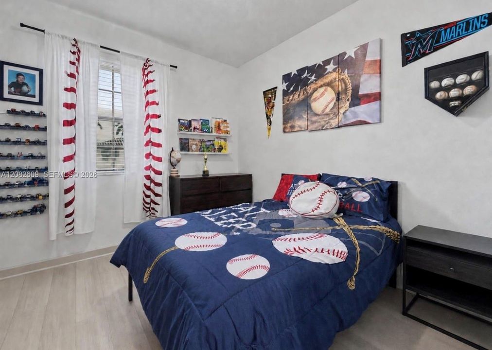 For Sale: $400,000 (3 beds, 2 baths, 1524 Square Feet)