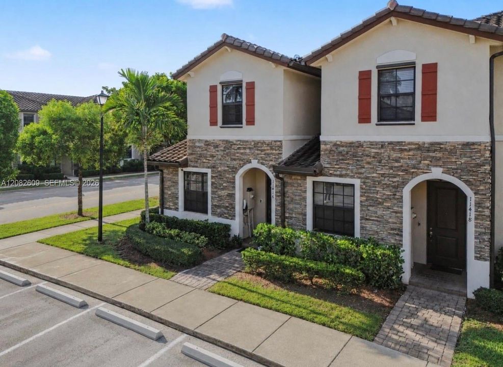 For Sale: $400,000 (3 beds, 2 baths, 1524 Square Feet)
