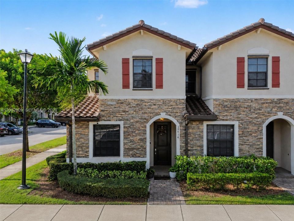 For Sale: $400,000 (3 beds, 2 baths, 1524 Square Feet)