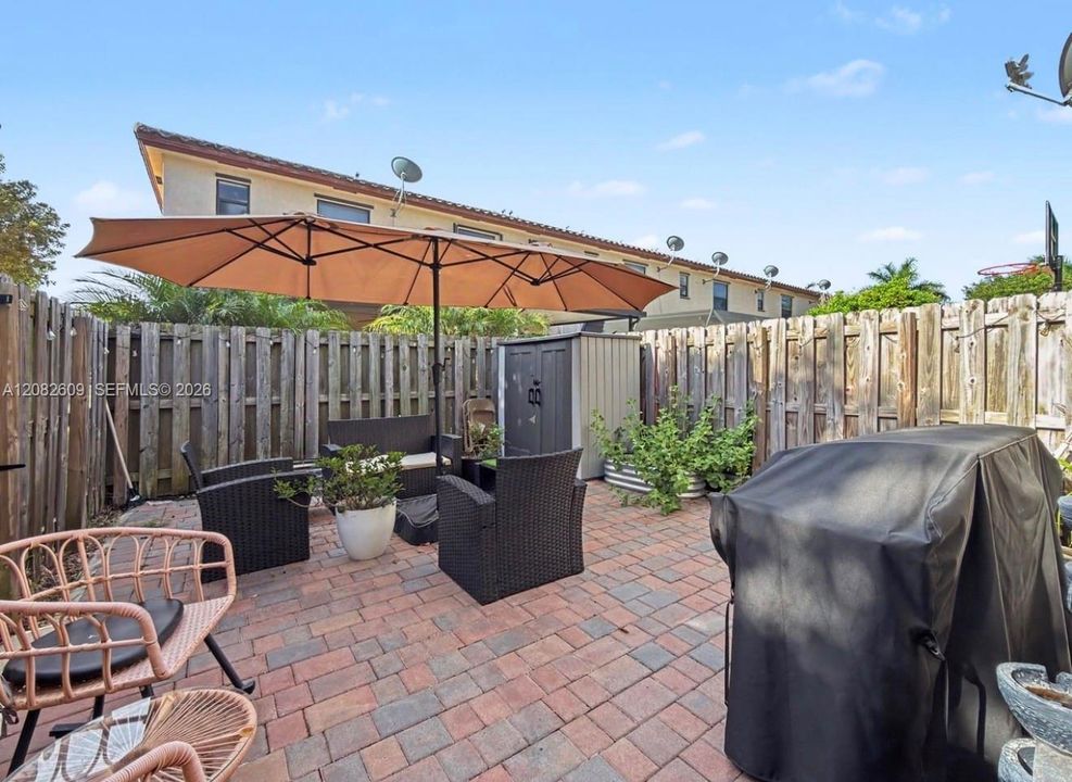 For Sale: $400,000 (3 beds, 2 baths, 1524 Square Feet)