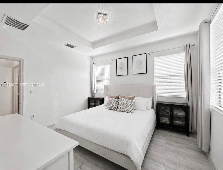 For Sale: $400,000 (3 beds, 2 baths, 1524 Square Feet)