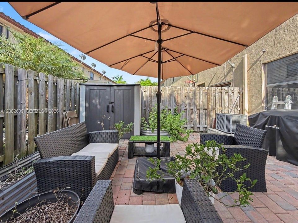 For Sale: $400,000 (3 beds, 2 baths, 1524 Square Feet)