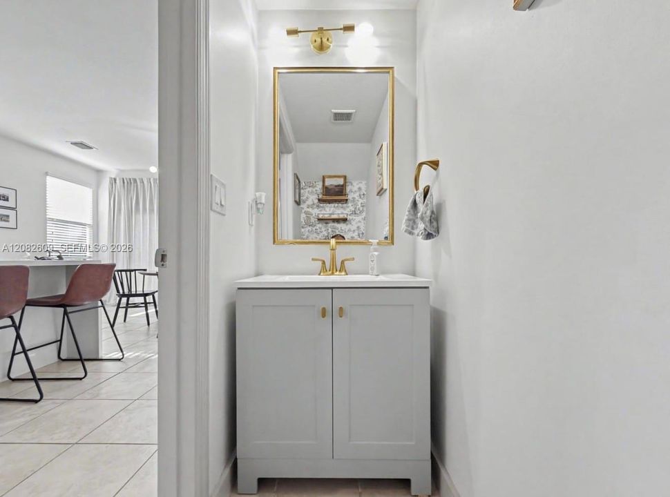 For Sale: $400,000 (3 beds, 2 baths, 1524 Square Feet)